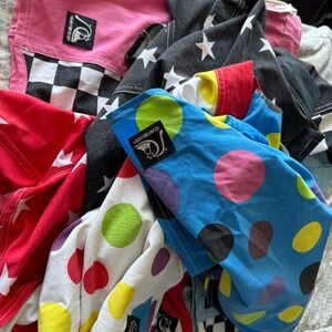 7 pairs of Quiksilver "Echo Beach" board shorts